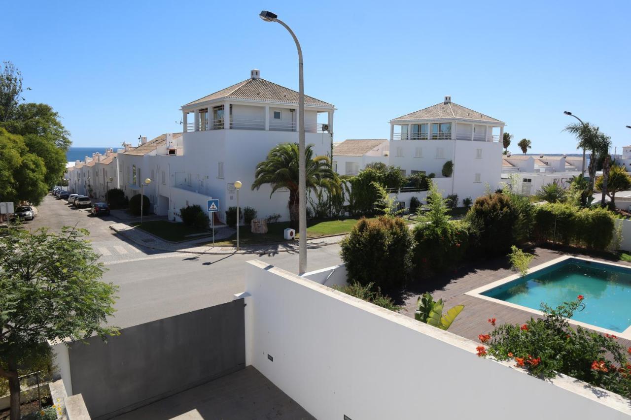 Vila dos Salgados em frentre a praia e ao Golf dos Salgados Guia (Faro) Exterior foto