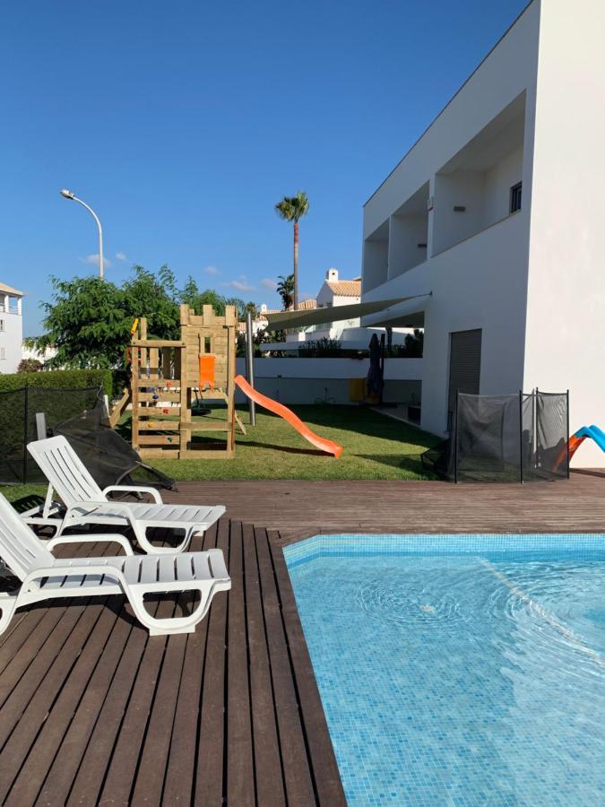 Vila dos Salgados em frentre a praia e ao Golf dos Salgados Guia (Faro) Exterior foto
